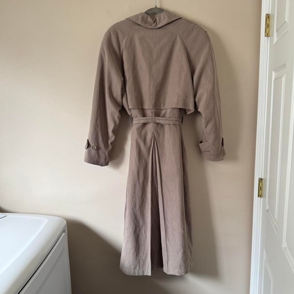 90s Vintage Taupe Trench Coat - Picture 10 of 11